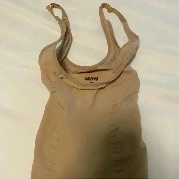 SKIMS Shapewear - Picture 4 of 7